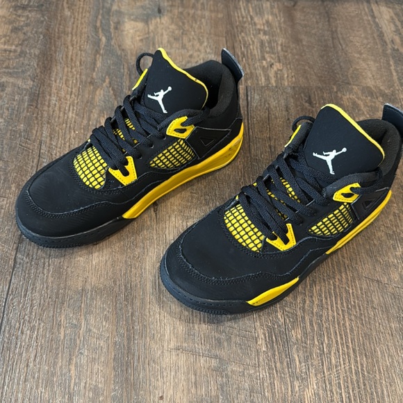 Air Jordan 4 Retro ‘Thunder’ Black Yellow Shoes 3Y - Picture 3 of 8